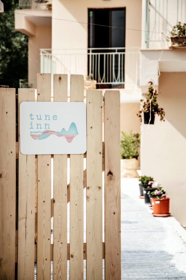 Tune Inn Activity Guesthouse- Over 24'S Ypsos Eksteriør bilde