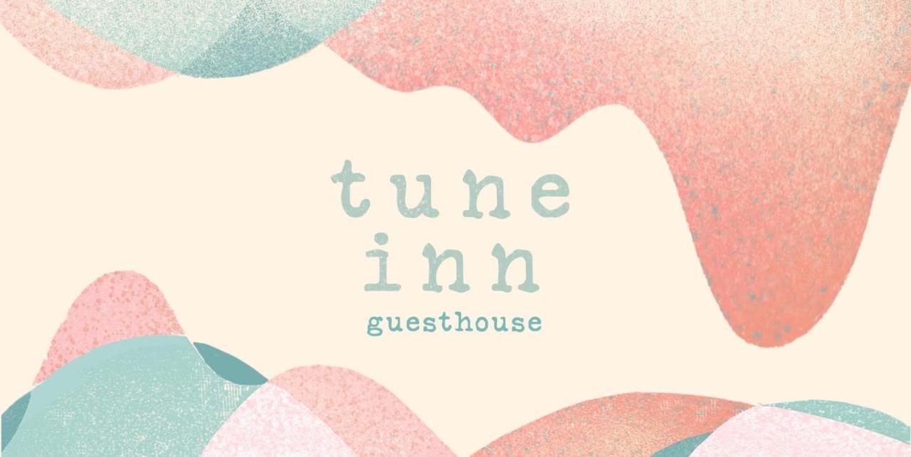 Tune Inn Activity Guesthouse- Over 24'S Ypsos Eksteriør bilde